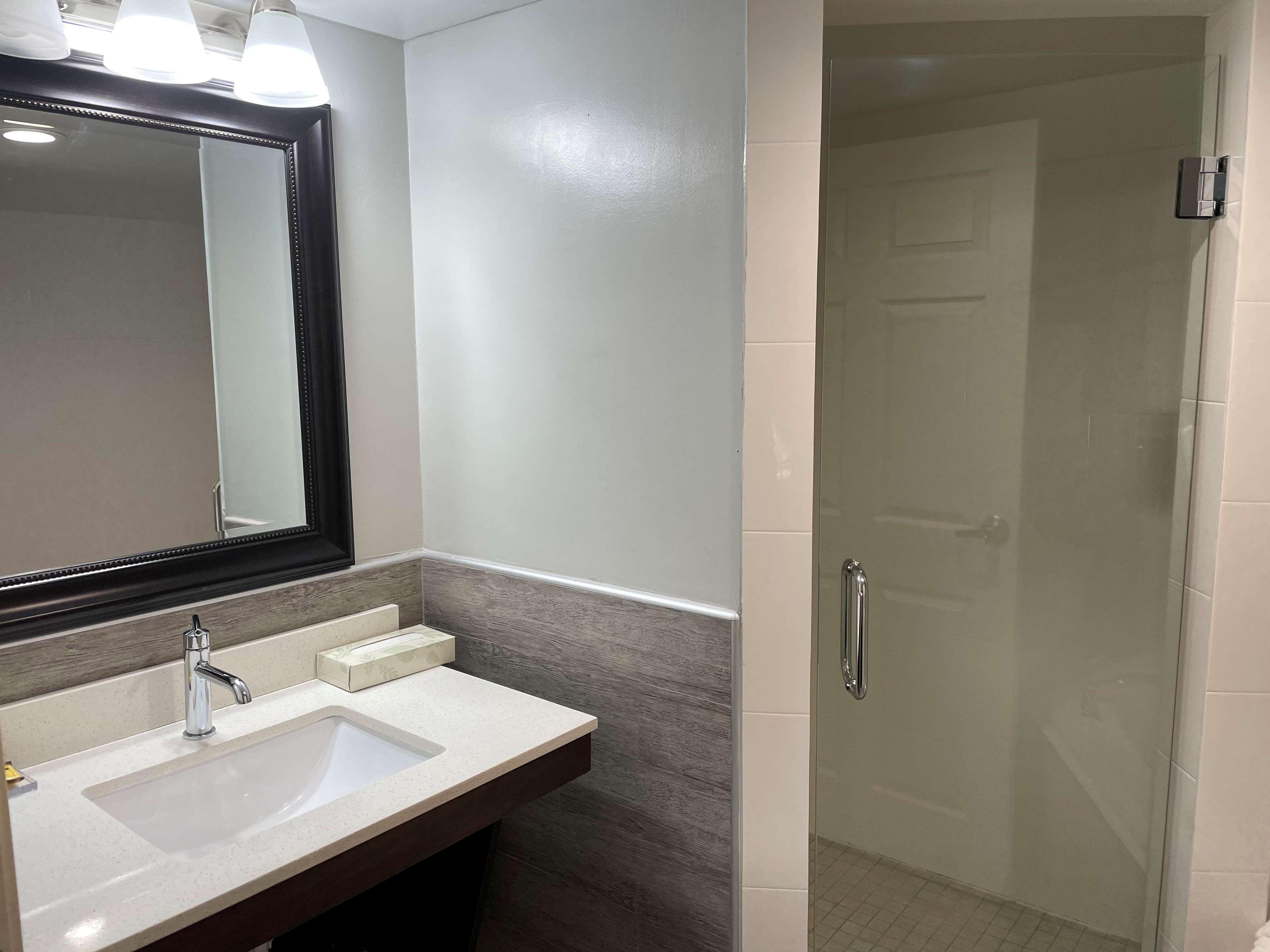 Best Western Plus Mcallen Airport Hotel Exterior photo