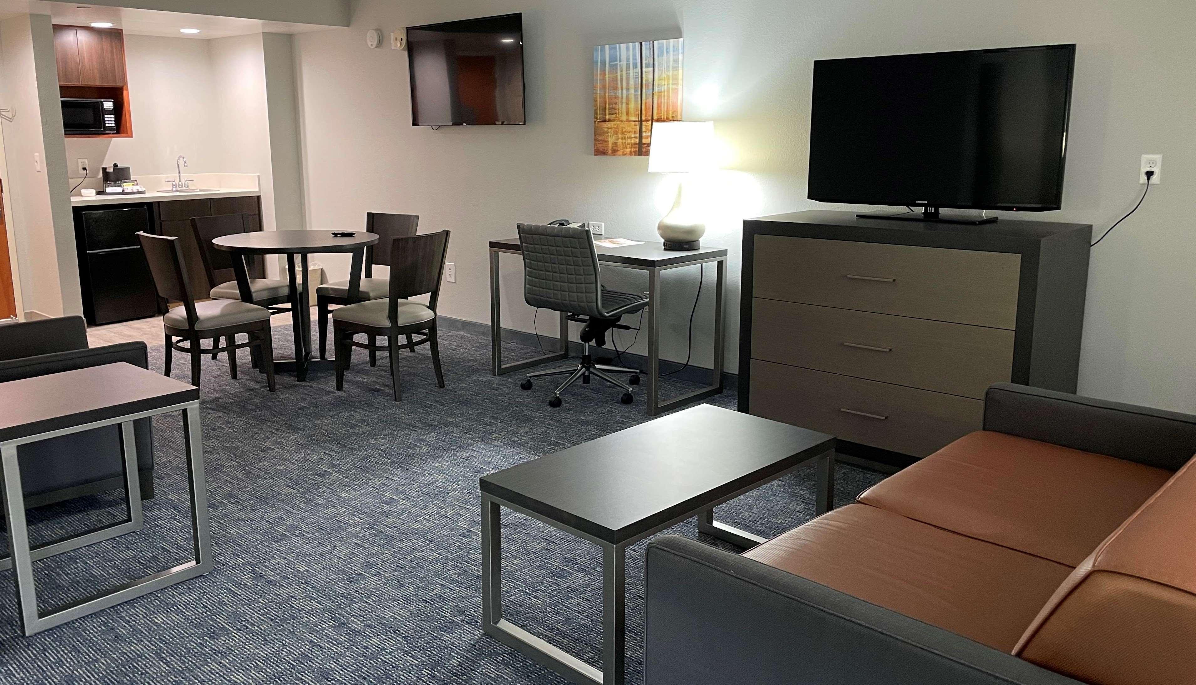 Best Western Plus Mcallen Airport Hotel Exterior photo