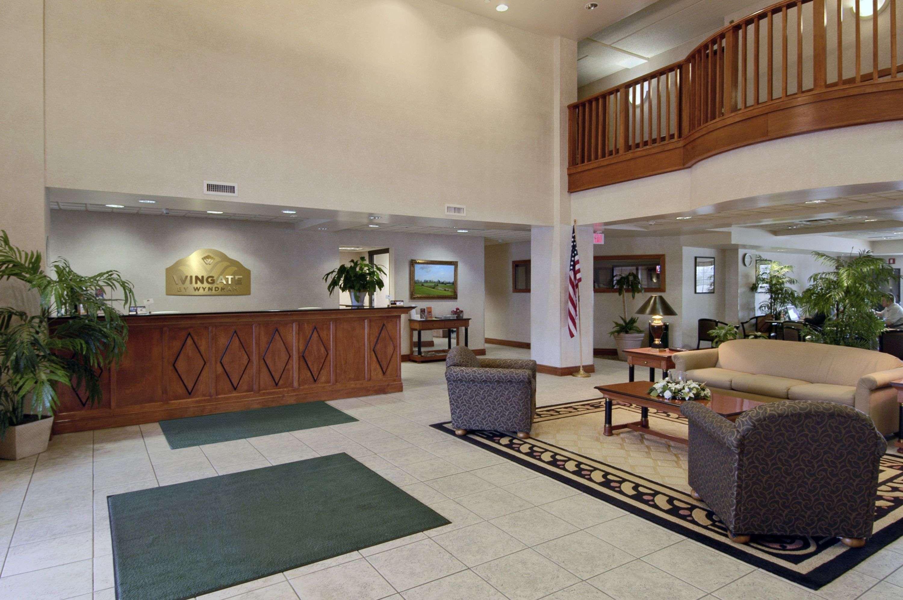 Best Western Plus Mcallen Airport Hotel Exterior photo